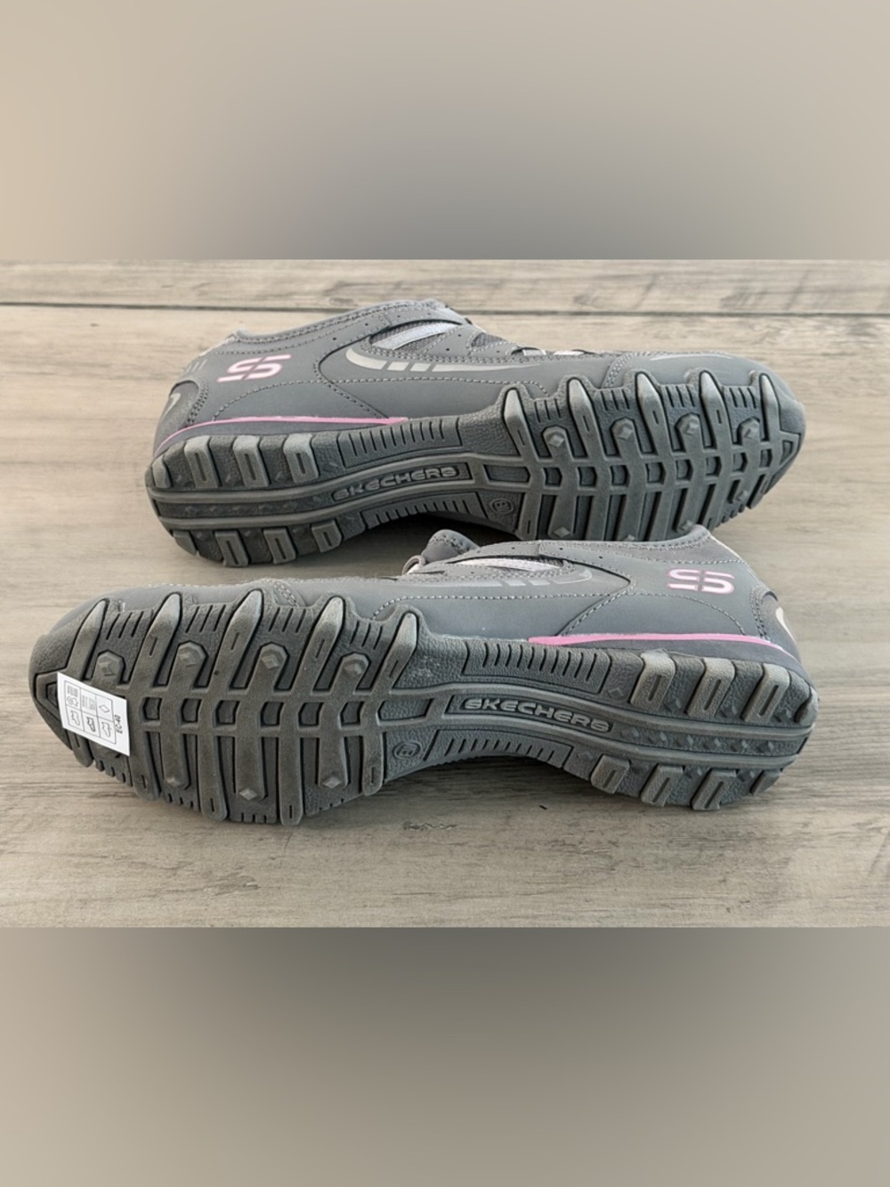 Women’s Sketchers Tennis Shoes~ Extremely comfortable~Gray/Pink - Picture 7 of 7